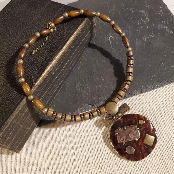 Vintage Y2K 90s Enameled Metal Prndant Wood Beads Memory Wire Choker Necklace M - Picture 1 of 7